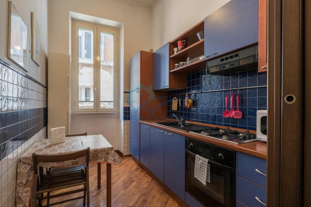 Warm Nest In The Old Building Of Piazza Navona Appartement Rome Buitenkant foto